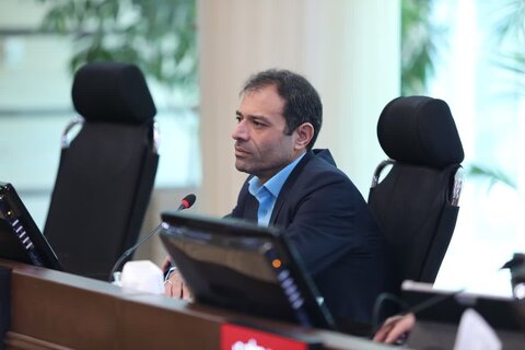 تقدیر علی قاسمپور از عملکرد سازمان سیما، منظر و فضای سبز شهری در آذین بندی محرمی شهر کرج قاسمپور