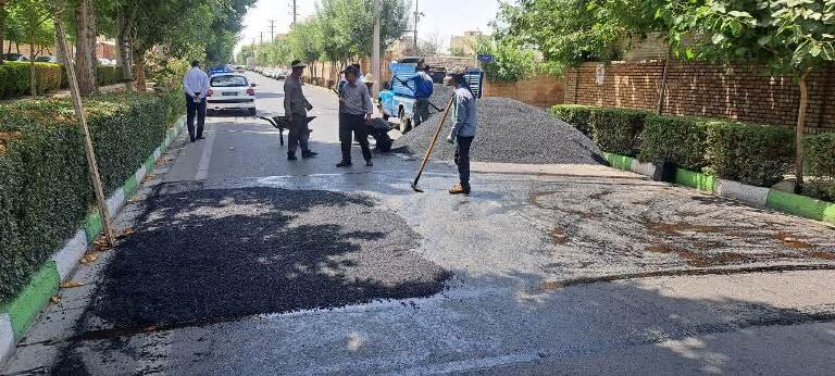 آغاز عملیات نصب سرعتکاههای آسفالتی ترافیکی در سطح منطقه ۹ کرج