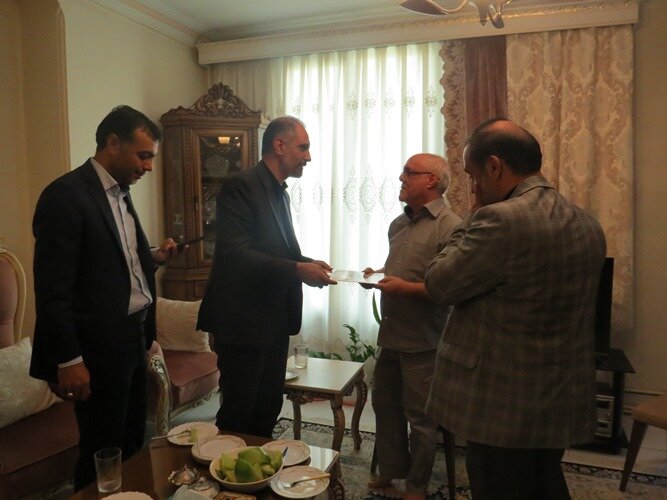 دیدار اعضای شورای اسلامی شهر کرج با «حمید خاجوی» جانباز سرافراز دفاع مقدس