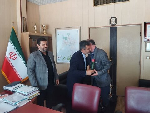 بازدید فرماندار کرج از مرکز انتقال خون در منطقه 5 کرج  5