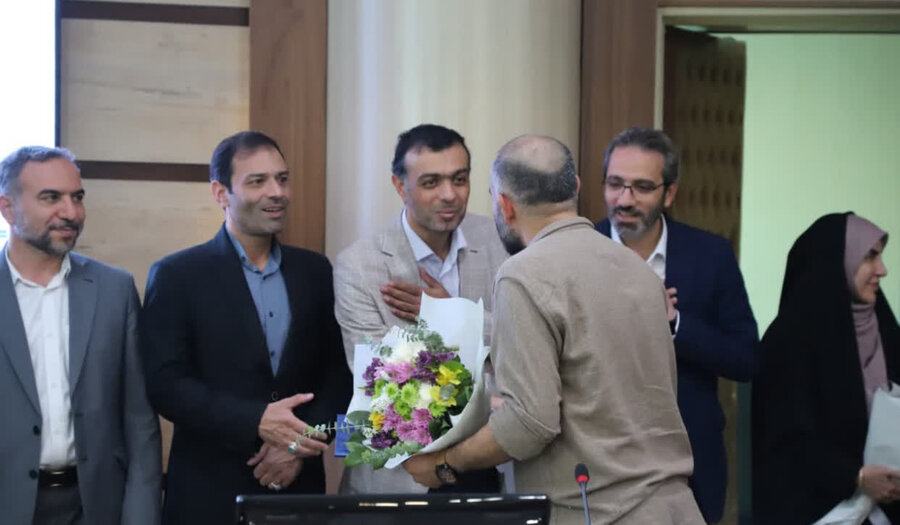 تجلیل از کارگردانان مطرح و هنرمندان عرصه نمایش دفاع مقدس