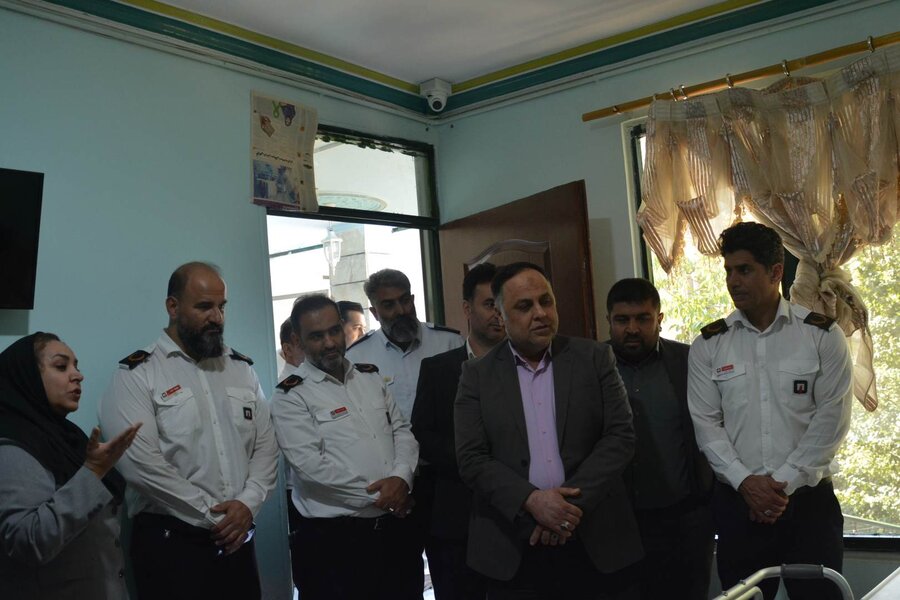 آتشنشانان کرج به دیدار سالمندان آسایشگاه فاطمیه رفتند
