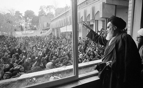 فراخوان هنری طراحی و ساخت اِلمان و چیدمان حجمی دهه فجر امام خمینی