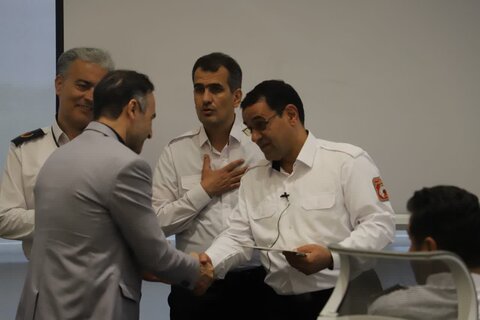 نشست تخصصی ملی آتش نشانی و ایمنی در شهر اراک برگزار شد نشست آتش نشانی و ایمنی در شهر اراک