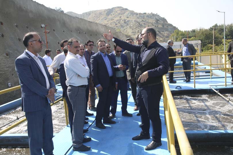 مدیران ارشد آب و فاضلاب و شهرداری قزوین از تصفیه خانههای شهر کرج بازدید کردند
