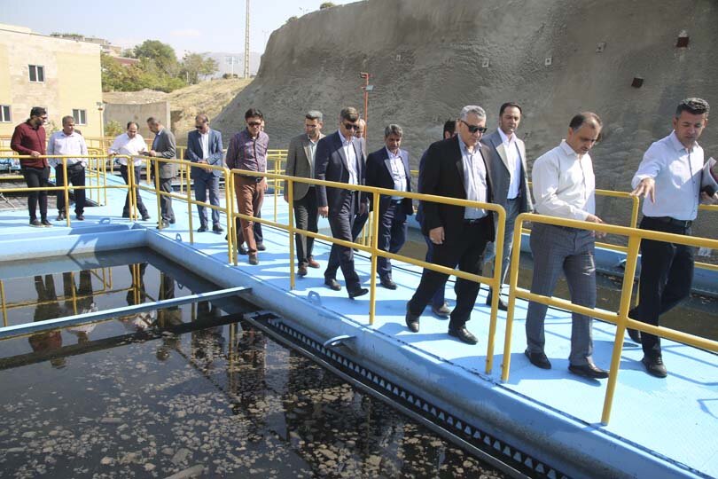 مدیران ارشد آب و فاضلاب و شهرداری قزوین از تصفیه خانههای شهر کرج بازدید کردند