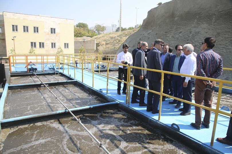 مدیران ارشد آب و فاضلاب و شهرداری قزوین از تصفیه خانههای شهر کرج بازدید کردند