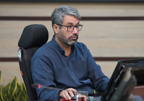 باید به جای برخورد قهری با دستفروشان زمینه کسب و کار آنان را فراهم کرد اسدیان