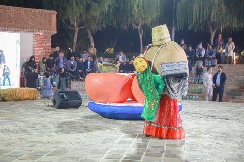 کرجیها از جشنواره بزرگ خرمالو استقبال گرمی داشتند جشنواره خرمالو