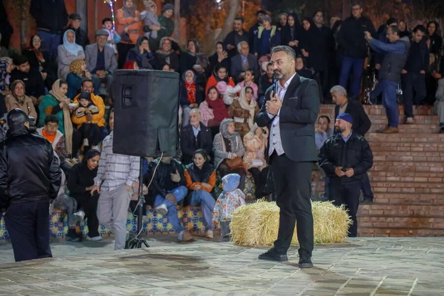 کرجیها از جشنواره بزرگ خرمالو استقبال گرمی داشتند