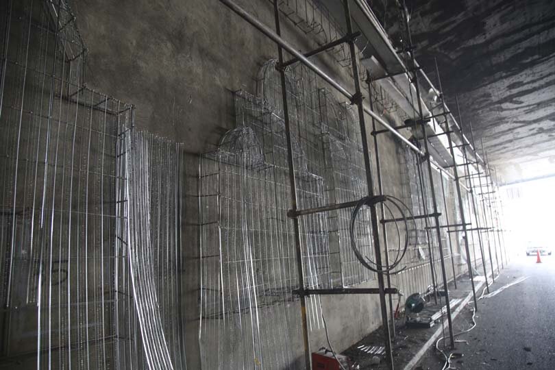 زیباسازی زیرگذر محمد شهر با نقشبرجستۀ رنگی در حال اجراست