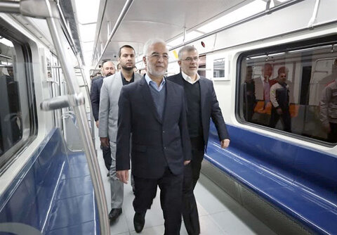 وزیر کشور برای تأمین قطار متروی کرج ضرب الاجل یک ماهه تعیین کرد بازدید وزیر کشور از مترو