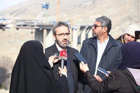 شهید رئیسی نامی ماندگار بر پیچیدهترین عملیات مهندسی کشور بازدید اساتید دانشگاه از پروزه های شهر