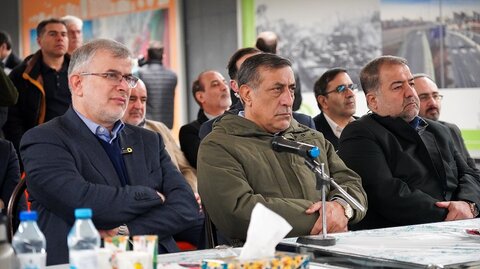 آمادگی قطار شهری برای انجام تست برق و تجهیزات / همزمان با حرکت قطارها نیازمند مرکز تعمیرگاهی هستیم بازدید معاون رئیس جمهور از متر کرج