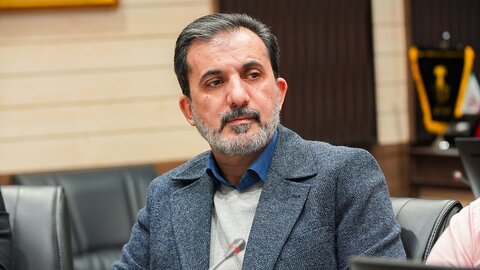 توزیع فیشهای عوارض سالیانه نوسازی و بهای خدمات سال ۱۴۰۳ در کرج جلسه کمیته درامدی