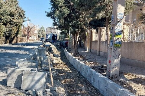 اجرای پروژه جدولگذاری کانیو و بهسازی معابر در فاز ۳ مهرشهر
 1