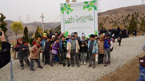 گرمای حضور کودکان و نوجوانان نویدبخش پایان زمستان شد روز درختکاری