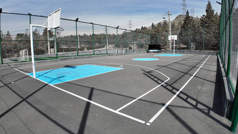 زمین ورزشی چندمنظوره بوستان جهاننما تکمیل شد