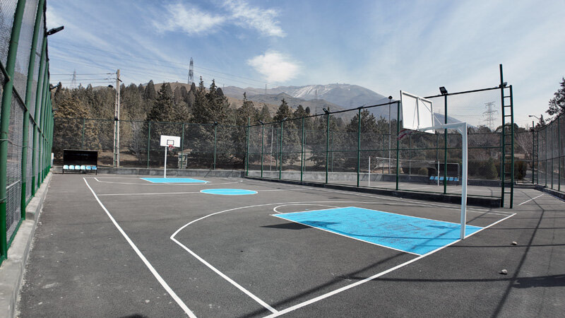 زمین ورزشی چندمنظوره بوستان جهاننما تکمیل شد