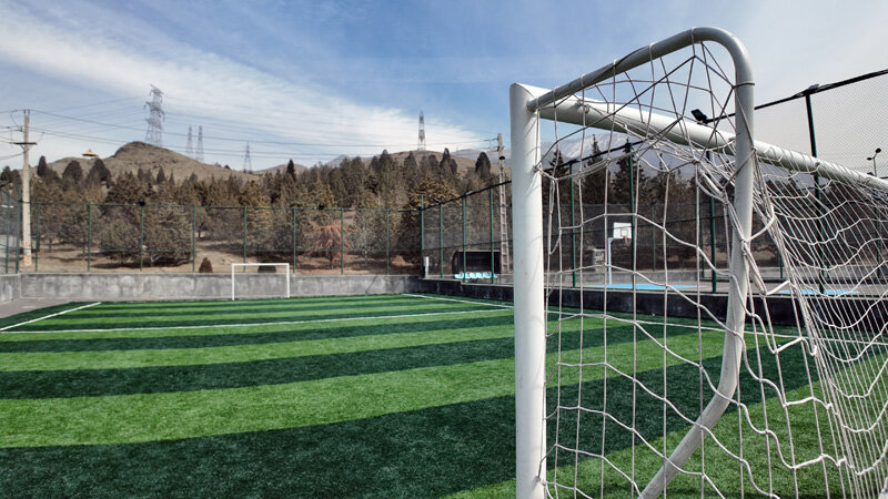 زمین ورزشی چندمنظوره بوستان جهاننما تکمیل شد