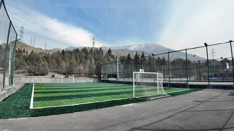 زمین ورزشی چندمنظوره بوستان جهاننما تکمیل شد