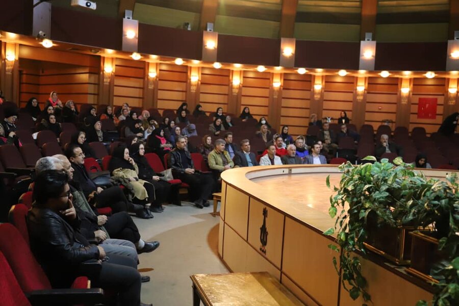 کارگاه آموزشی شناخت بیماریهای قابل انتقال از حیوان به انسان برگزار شد