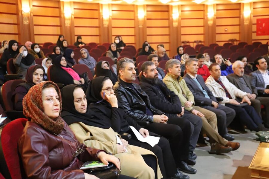 کارگاه آموزشی شناخت بیماریهای قابل انتقال از حیوان به انسان برگزار شد