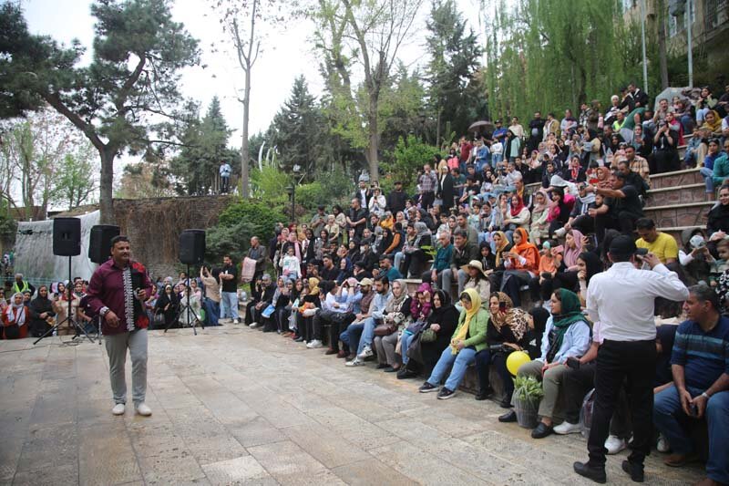 بیش از ۱۵ هزار بازدید در نخستین روز از یازدهمین جشنواره لالههای کرج رقم خورد