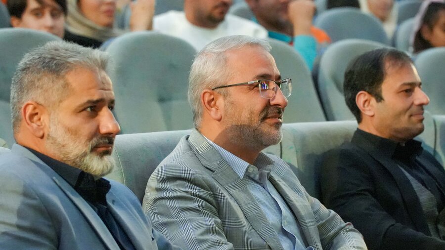 جشنی برای آنان که شهر را جَلا میدهند/اجرای ستارهها برای ستارههای بینام و نشان