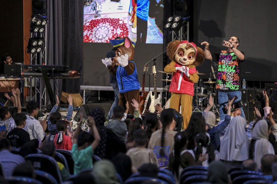 جشنی برای آنان که شهر را جَلا میدهند/اجرای ستارهها برای ستارههای بینام و نشان