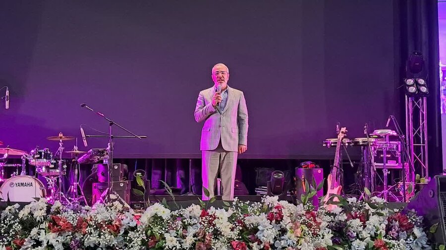 جشنی برای آنان که شهر را جَلا میدهند/اجرای ستارهها برای ستارههای بینام و نشان