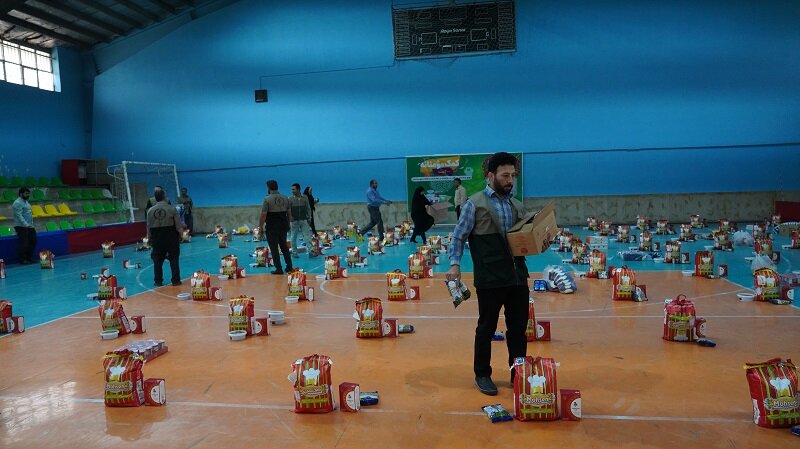 توزیع ۲۰۰ بسته معیشتی بین خانوادههای نیازمند