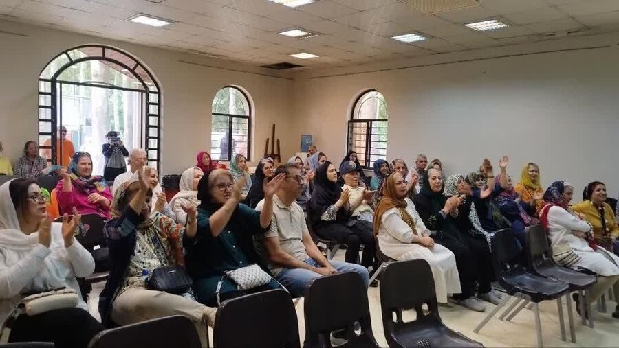 اجتماع شاد سالمندان در جشنهای "دوشنبههای سالمندی"