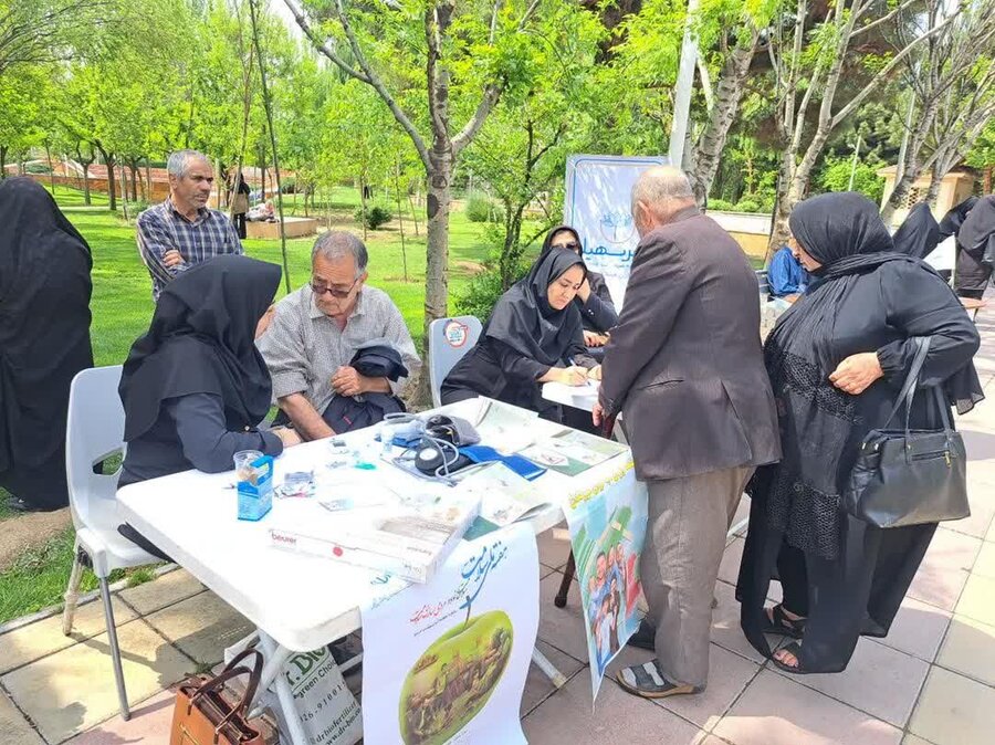 اجتماع شاد سالمندان در جشن‌های "دوشنبه‌های سالمندی"