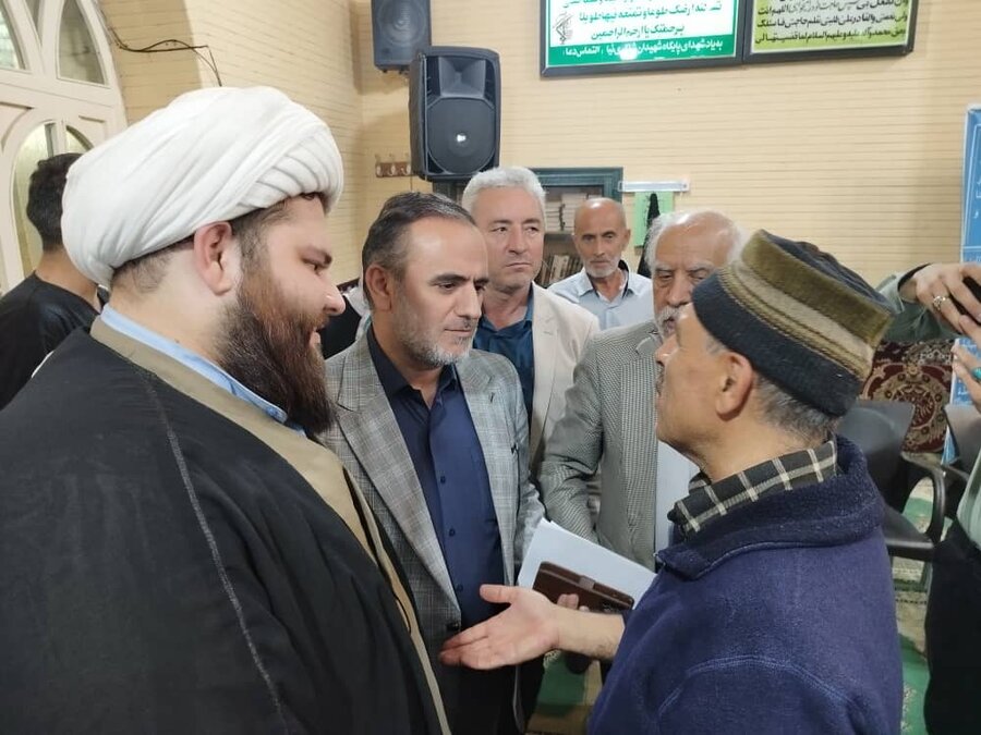 دیدار اعضای شورا با نمازگزاران مسجد منتظرین امام زمان(عج)