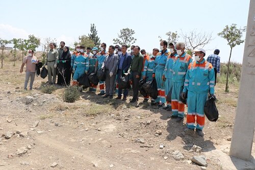 جاده قزلحصار پاکسازی شد/گامی برای ایجاد محیط زیست مطلوب