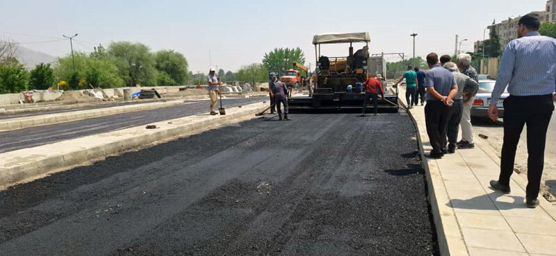 توزیع مکانیزه ۹ هزار تن آسفالت در معابر شهر کرج