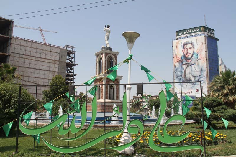 کرج با جانمایی ۲۳ اِلمان مناسبتی رنگ غدیر گرفت