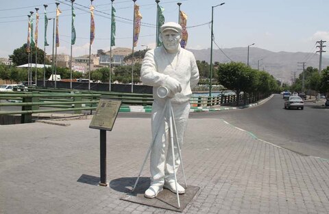 اِلمان یادبود چهره ماندگار عکاسی کرج ساخته و نصب شد المان غلام عکاس (غلامحسین بیک زاده)