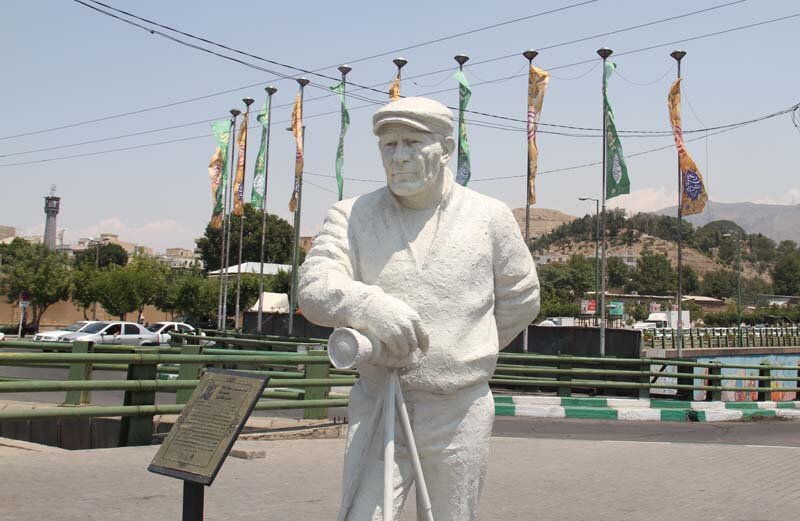 اِلمان یادبود چهره ماندگار عکاسی کرج ساخته و نصب شد