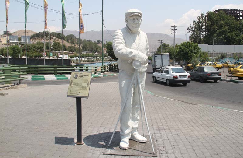 اِلمان یادبود چهره ماندگار عکاسی کرج ساخته و نصب شد