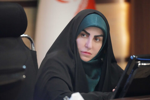 فاطمه منعمی