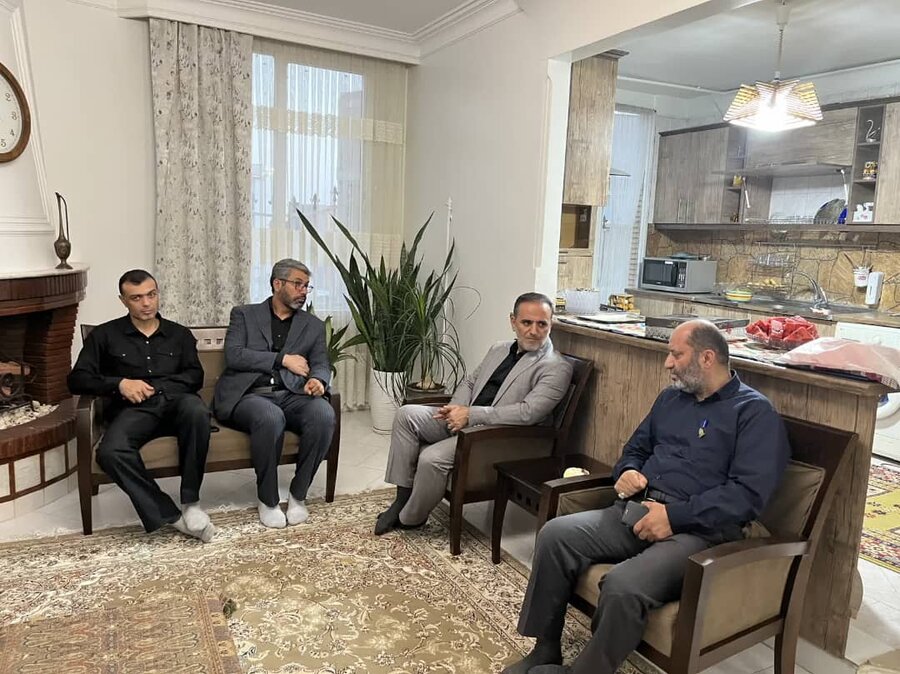 دیدار اعضای شورای شهر با خانواده معظم شهید دانشی
