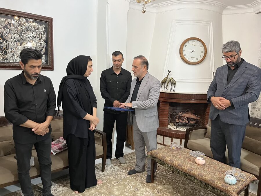 دیدار اعضای شورای شهر با خانواده معظم شهید دانشی