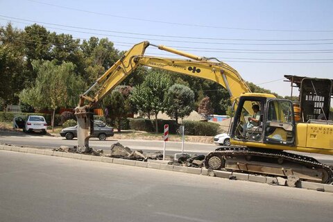 نقشآفرینی شبانهروزی ماشینآلات سازمان مدیریت پسماند ماشین آلات سازنان مدیریت پسماند در تقاطع جمهوری