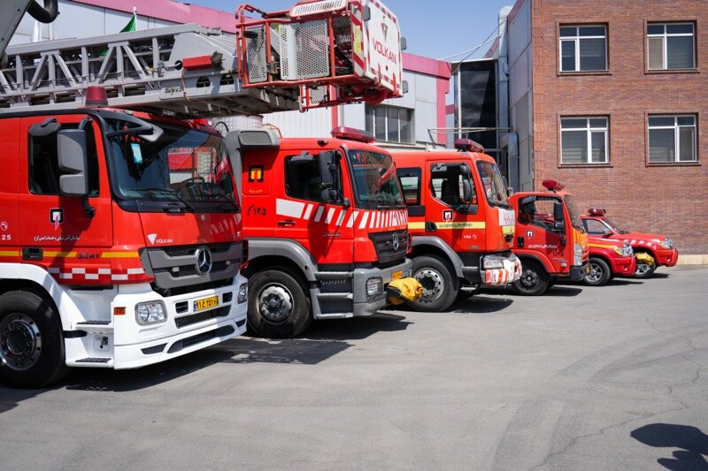 شهردار کرج از سازمان آتشنشانی و خدمات ایمنی بازدید کرد