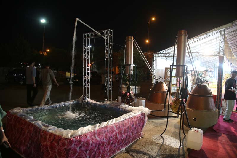 نمایشگاه سوغات، هدایا و صنایعدستی "ایران ما"