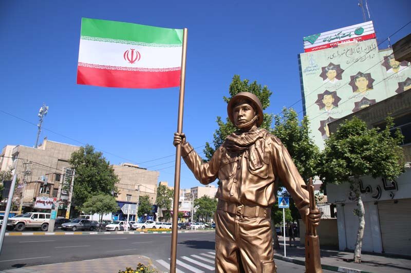 تبلور ایثار و شهادت در کرج با بهرهگیری از نمادهای دفاع مقدس