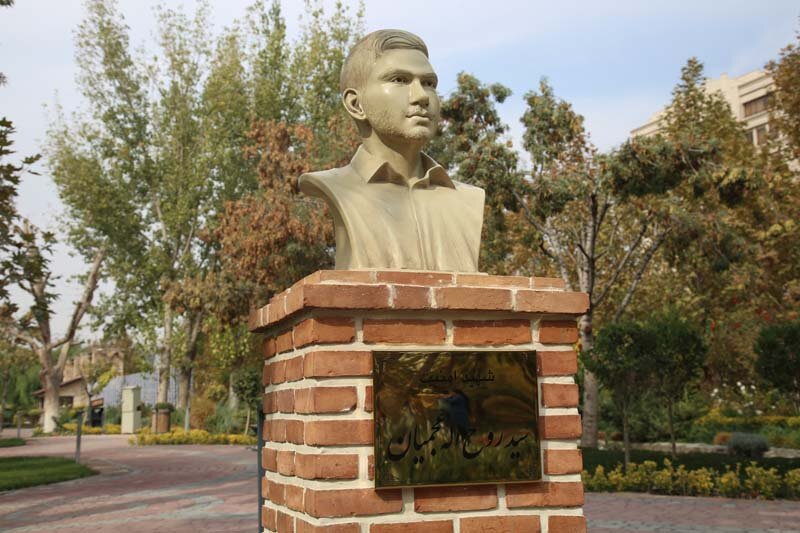 تبلور ایثار و شهادت در کرج با بهرهگیری از نمادهای دفاع مقدس