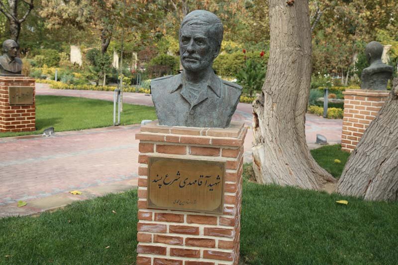 تبلور ایثار و شهادت در کرج با بهره‌گیری از نمادهای دفاع مقدس